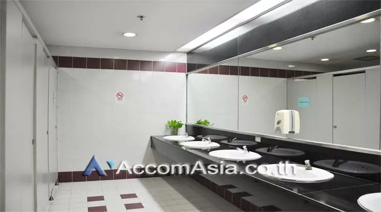 14  Office Space For Rent in Ratchadaphisek ,Bangkok MRT Phetchaburi at Italthai tower AA11975